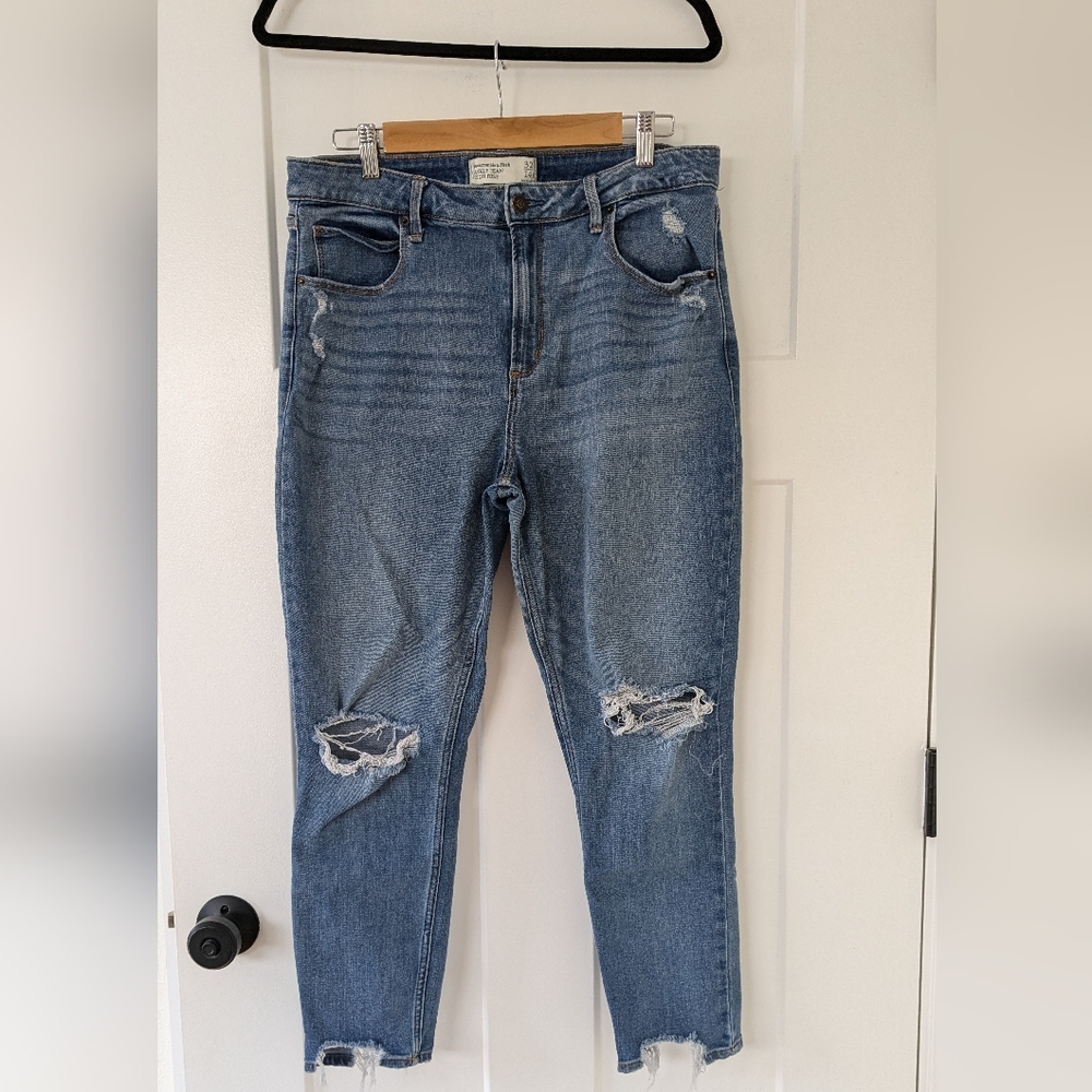 Abercrombie & Fitch Ankle High Rise Jean